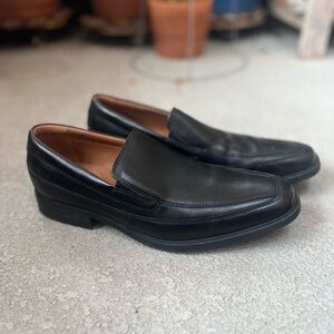Clarks Men's Classic Black Leather Loafers